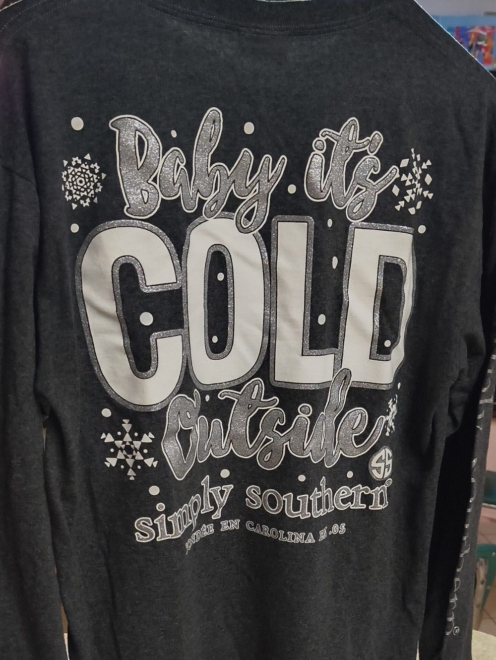Simply Southern Charcoal "Baby It's Cold Outside" Graphic Tee Sz M Euc